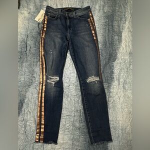 131. Joe's Jeans medium wash  Blue Skinny Jeans with Rose Gold Stripes